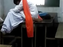 Indian boyfriend and girlfriend make love at highschool