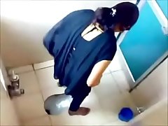 VID-20080827-PV0001-Ghatkopar (IM) Hindi college girls toilet hidden sex porn video
