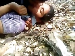 Desi school girl in jungle with bf